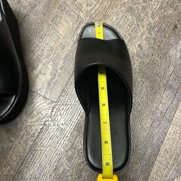 NUO MEI DENG Women's Black Wedge Sandals - Picture 12 of 12